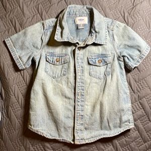🍀 4/$20 - Chambray shirt 2t - Old Navy